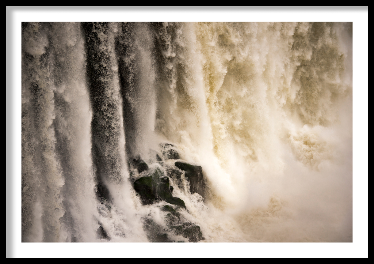 frame_Iguazu-Falls-Brazil-1-1